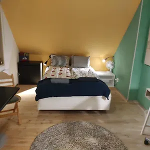 Pink House Room#1 Bed and breakfast Estocolmo
