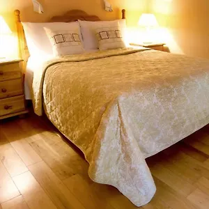 mccarthys-lodge-bb.westport-hotels.com/